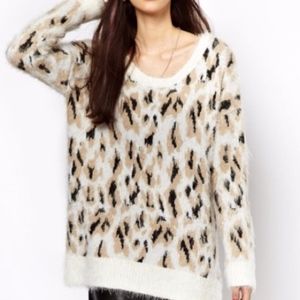 MINKPINK Zippora Fluffy Sweat - Medium